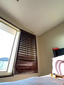 Snapshot of Cum2Charm chatting on February 10, 3:32 pm Cum2Charm online show from February 10, 3:32 pm