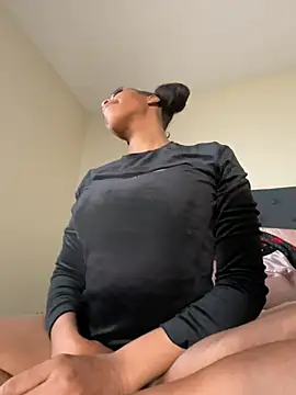 Snapshot of Cum2Charm chatting on February 14, 11:20 pm Cum2Charm online show from February 14, 11:20 pm