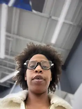 Snapshot of Cum2Charm chatting on March 11, 11:26 pm Cum2Charm online show from March 11, 11:26 pm