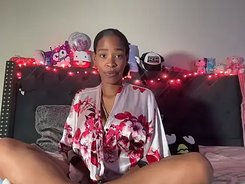 Snapshot of Cum2Charm chatting on October 17, 10:18 am Cum2Charm online show from October 17, 10:18 am