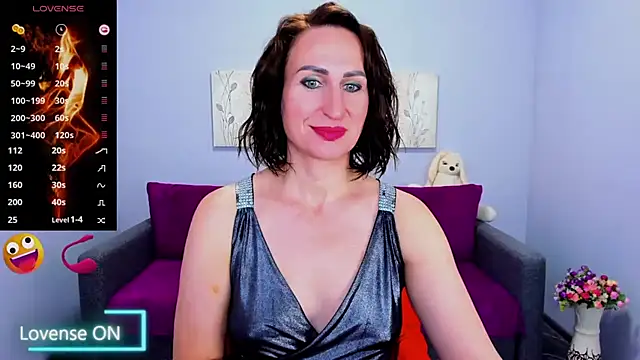 Snapshot of Nia_Smithh chatting on October 8, 12:25 pm Nia Smithh online show from October 8, 12:25 pm