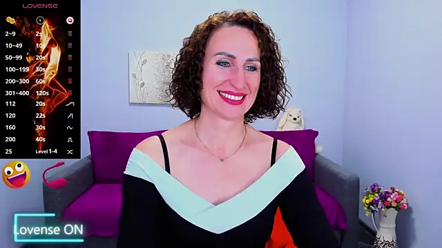 Snapshot of Nia_Smithh chatting on November 7, 1:33 pm Nia Smithh online show from November 7, 1:33 pm