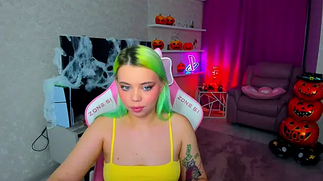 EnergyBunny 1 online show from October 30, 5:13 pm