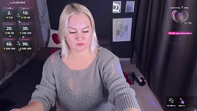 YolandaKiss online show from October 10, 6:29 pm