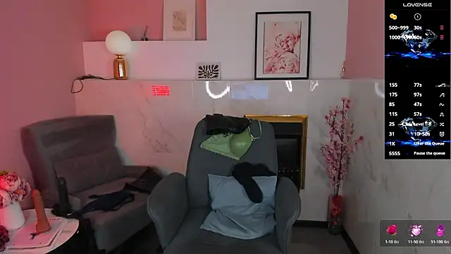 KylieMellow online show from March 27, 1:44 pm