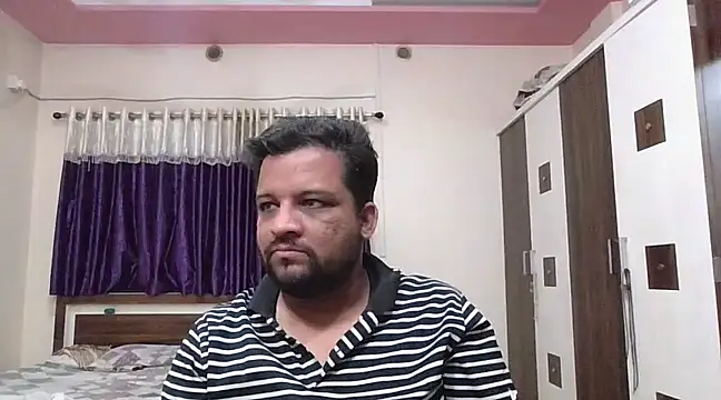 Snapshot of dhruv_love chatting on February 8, 5:39 pm dhruv love online show from February 8, 5:39 pm