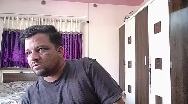 Snapshot of dhruv_love chatting on February 19, 4:34 am dhruv love online show from February 19, 4:34 am