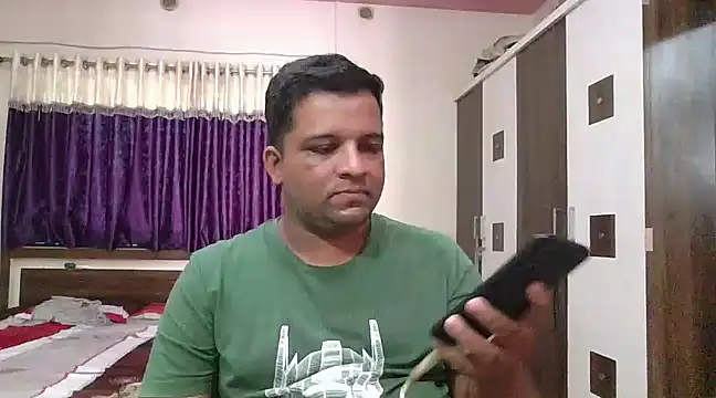 Snapshot of dhruv_love chatting on March 12, 8:30 am dhruv love online show from March 12, 8:30 am