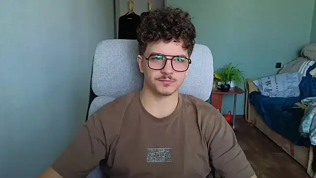 Remy Miles online show from November 15, 8:00 am