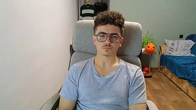 Remy Miles online show from November 27, 2:08 pm