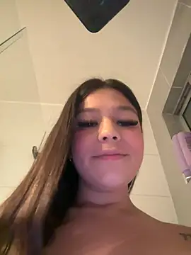 Alyshanon18 online show from February 6, 8:50 am