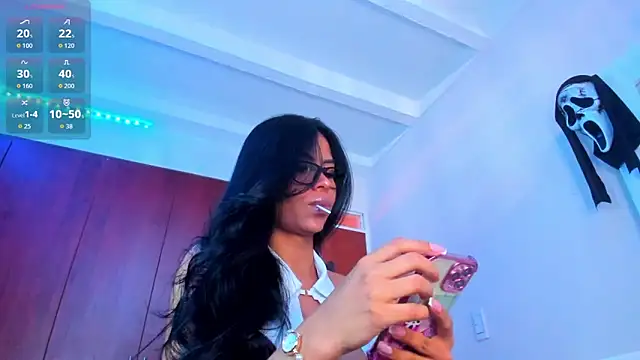 divinesalome online show from October 4, 7:45 pm