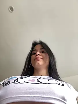 LaraHenao online show from January 23, 1:02 pm