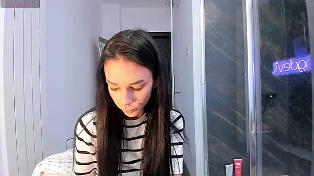 realhotfallingdevil online show from September 22, 3:52 am