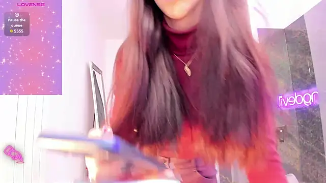 Snapshot of realhotfallingdevil chatting on November 7, 6:02 am realhotfallingdevil online show from November 7, 6:02 am