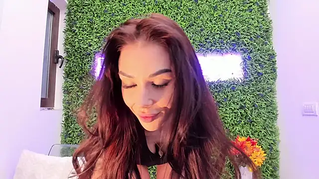 Snapshot of realhotfallingdevil chatting on November 17, 5:57 am realhotfallingdevil online show from November 17, 5:57 am