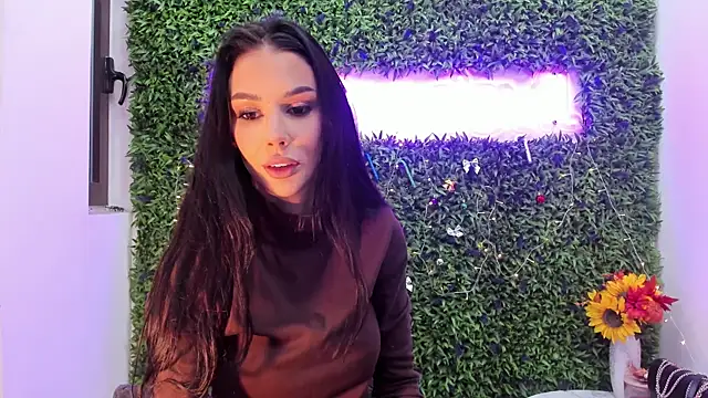 Snapshot of realhotfallingdevil chatting on December 17, 5:46 am realhotfallingdevil online show from December 17, 5:46 am