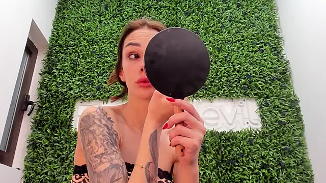 realhotfallingdevil online show from April 7, 4:02 am