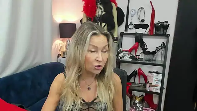 crystaLUX online show from November 18, 5:23 am