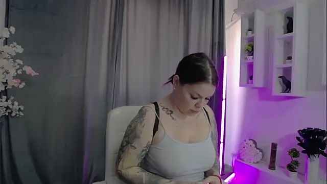 Raven Luna online show from December 19, 10:24 am