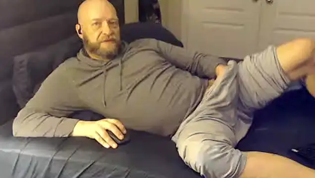 daveletsplay online show from February 15, 4:47 pm