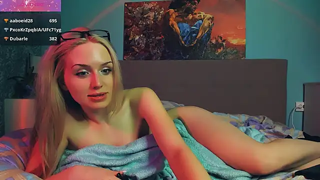 Linda Roxy online show from December 15, 6:37 pm