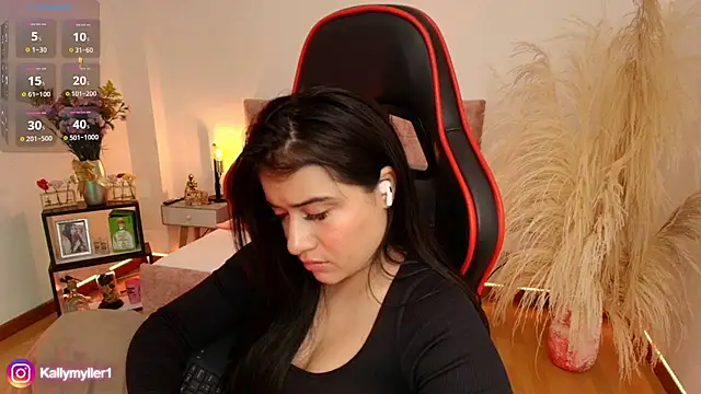 KallyMyller1 online show from December 14, 10:07 pm