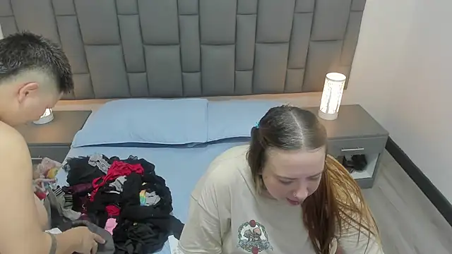 Snapshot of MiaYMolly chatting on December 3, 1:30 am MiaYMolly online show from December 3, 1:30 am