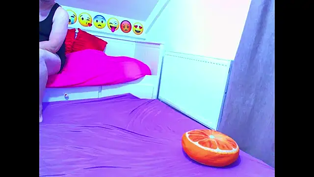 evehotty online show from November 18, 8:02 pm