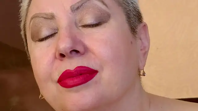 LadyPosh online show from October 30, 9:48 pm