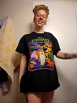 LucidLucy online show from December 22, 1:00 pm