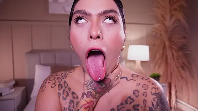 curvyliciousss online show from March 11, 7:42 pm