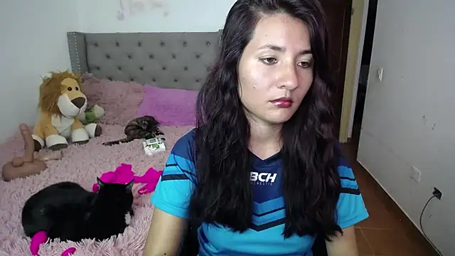 Snapshot of emily_honter chatting on November 18, 6:56 pm emily honter online show from November 18, 6:56 pm