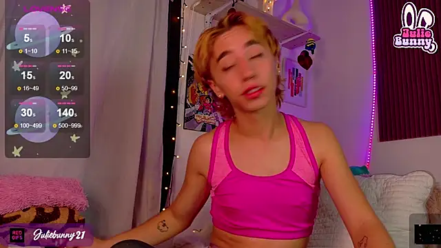 Snapshot of Littlebunny21 chatting on March 20, 8:40 pm Littlebunny21 online show from March 20, 8:40 pm