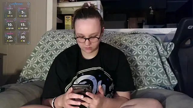 Snapshot of ZeTurtleMaster chatting on October 28, 1:42 am ZeTurtleMaster online show from October 28, 1:42 am