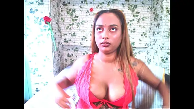 Snapshot of sexyindianchic chatting on February 27, 10:48 am sexyindianchic online show from February 27, 10:48 am