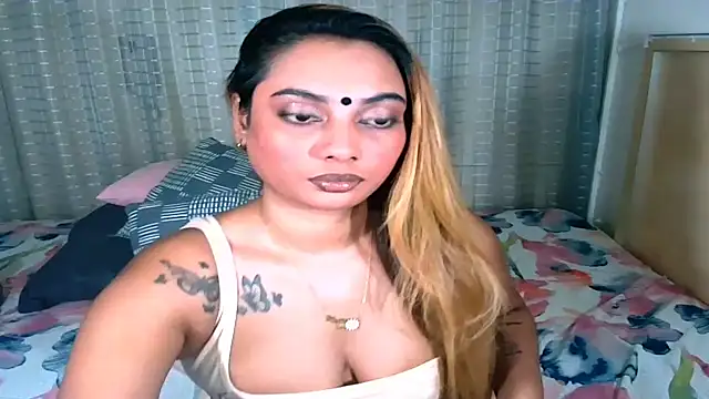 Snapshot of sexyindianchic chatting on November 19, 6:19 pm sexyindianchic online show from November 19, 6:19 pm