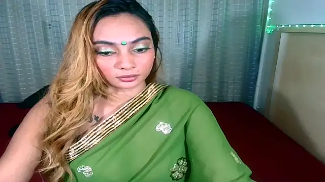 Snapshot of sexyindianchic chatting on December 3, 6:17 pm sexyindianchic online show from December 3, 6:17 pm