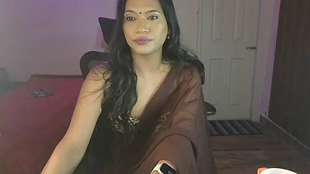 Snapshot of DarlingJenny22 chatting on November 3, 8:32 pm DarlingJenny22 online show from November 3, 8:32 pm