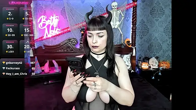 BettyNoir online show from October 21, 7:36 pm