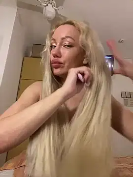 Snapshot of SofiaJoy chatting on February 6, 2:26 pm SofiaJoy online show from February 6, 2:26 pm
