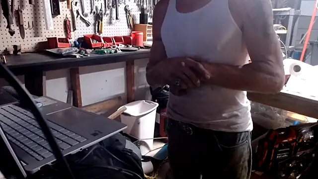 Snapshot of justinewe69 chatting on October 28, 9:39 pm justinewe69 online show from October 28, 9:39 pm