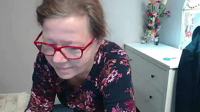 Snapshot of Adelewildx chatting on December 2, 4:20 am Adelewildx online show from December 2, 4:20 am