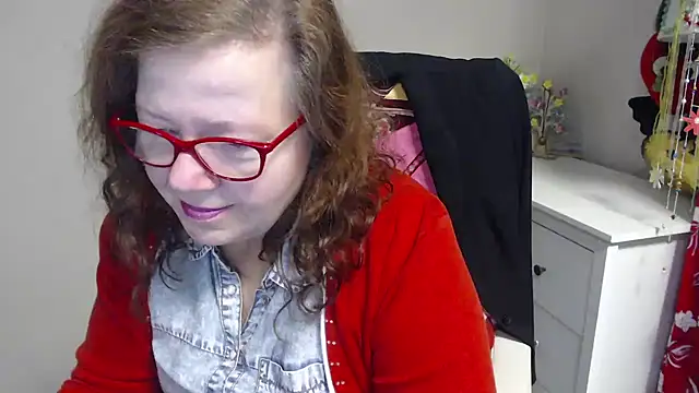 Snapshot of Adelewildx chatting on February 12, 4:23 am Adelewildx online show from February 12, 4:23 am