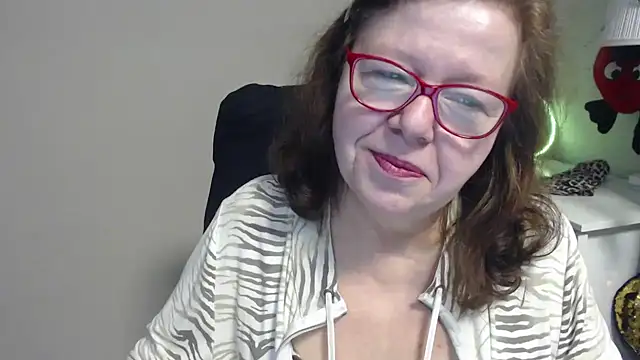 Snapshot of Adelewildx chatting on March 18, 7:19 am Adelewildx online show from March 18, 7:19 am