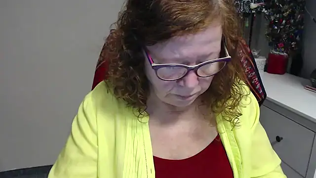 Adelewildx online show from December 18, 3:56 am