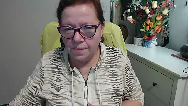 Adelewildx online show from February 11, 3:55 am