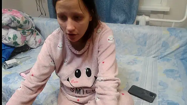 Snapshot of alisacucumber chatting on January 18, 7:37 pm alisacucumber online show from January 18, 7:37 pm