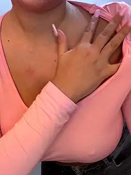 Snapshot of Liiaa chatting on October 28, 11:14 am Liiaa online show from October 28, 11:14 am