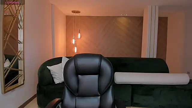 Snapshot of BrennaWalker chatting on February 15, 7:06 pm BrennaWalker online show from February 15, 7:06 pm